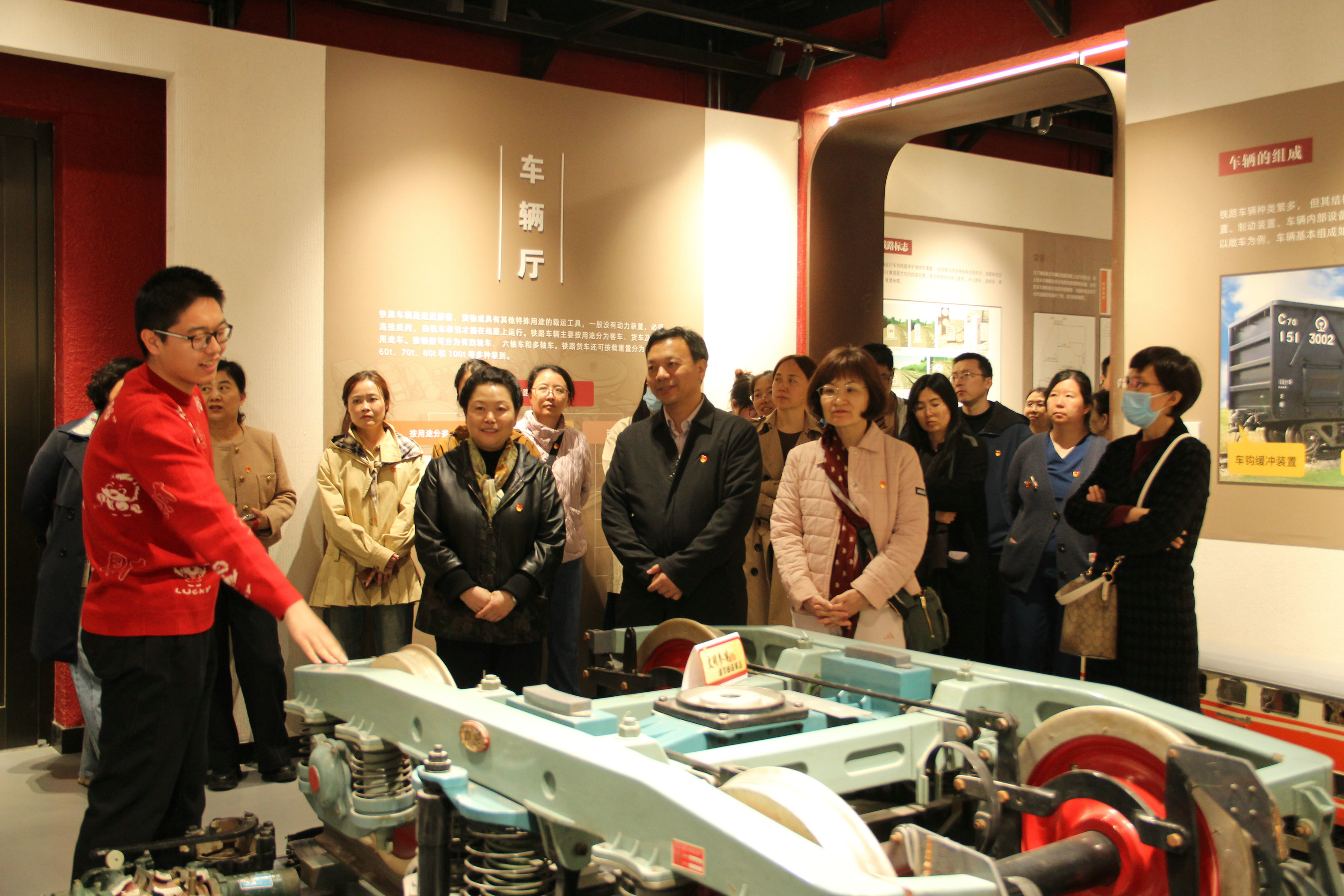 4-参观运输设备馆1.jpg