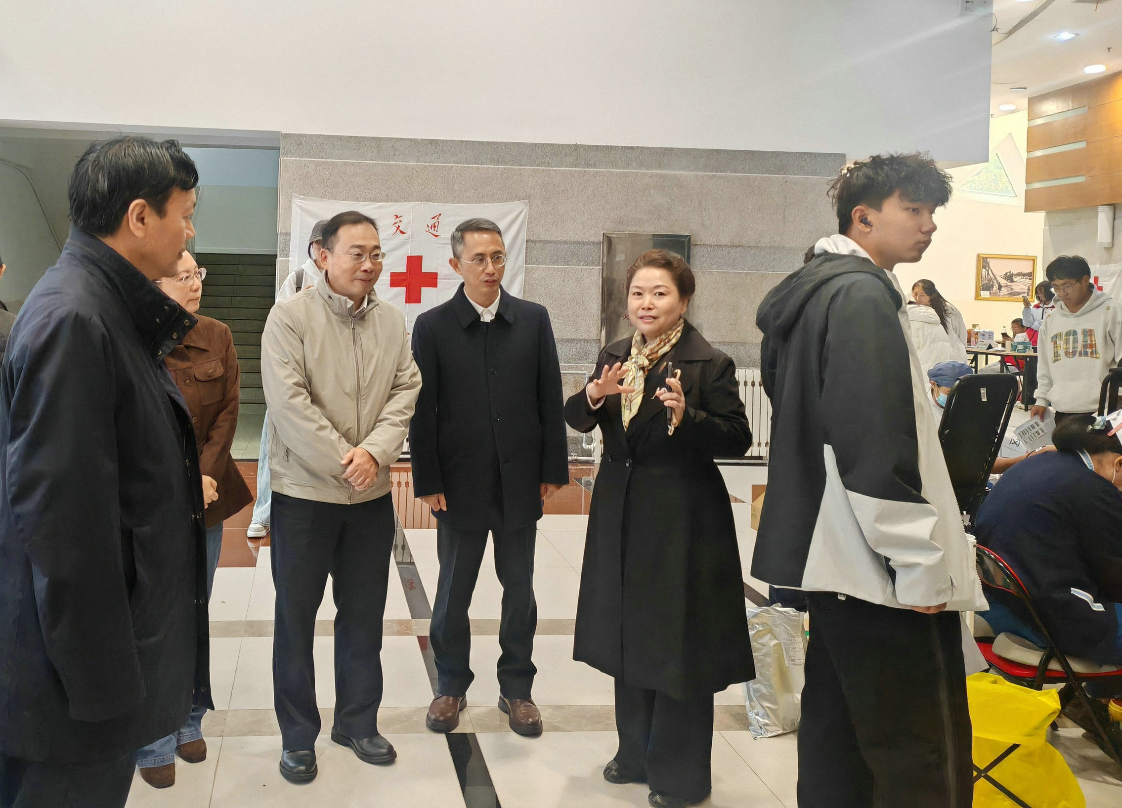 1-北京市红十字会和我校领导慰问1.jpg